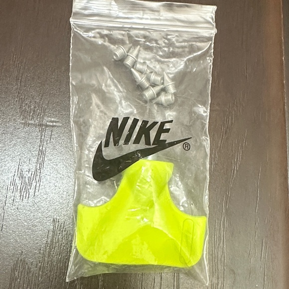 NEW Nike Zoom Rival - DC8725-100 - Picture 6 of 7